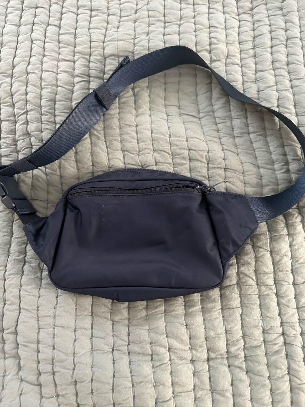 lululemon Everywhere Belt Bag Large 2L - Picture 4 of 4